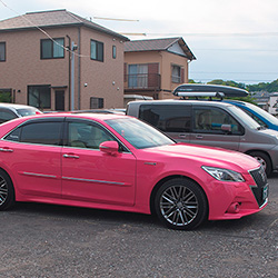Тойота Краун темно-розового цвета. J-AIRCRAFTMODEL.RU © 2016